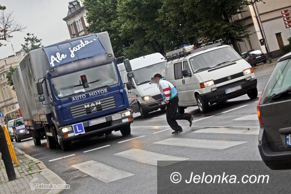 JELENIA GÓRA/ REGION: Nie przechodź na czerwonym! Noś odblaski!