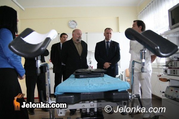 JELENIA GÓRA: J. Łużniak o szpitalu: nie jest bardzo dobrze, ale dobrze