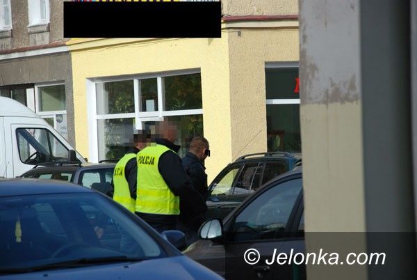JELENIA GÓRA: Zastawili pułapkę. Szantażysta wpadł
