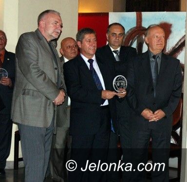 JELENIA GÓRA: Nagroda i dyplom dla powiatu. Za promocję