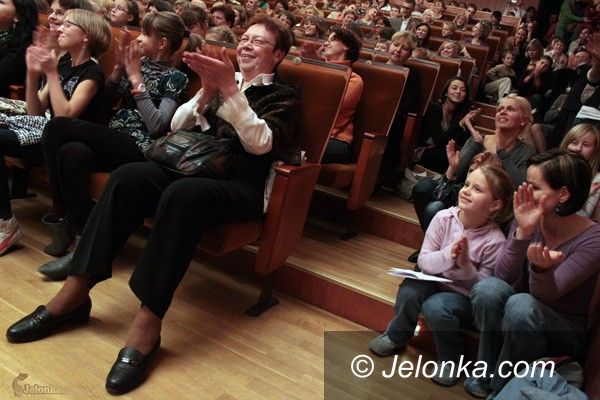 JELENIA GÓRA: Mistrzowie grali, uczniowie klaskali