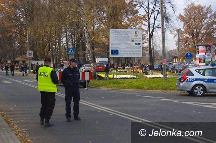 JELENIA GÓRA: Zaduma i radość we Wszystkich Świętych