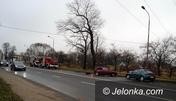 JELENIA GÓRA: Mazdą w volkswagena polo na ulicy Wolności