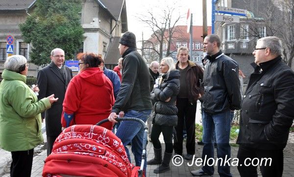 JELENIA GÓRA: Spór o znak zakazu. Spotkali się z prezydentem