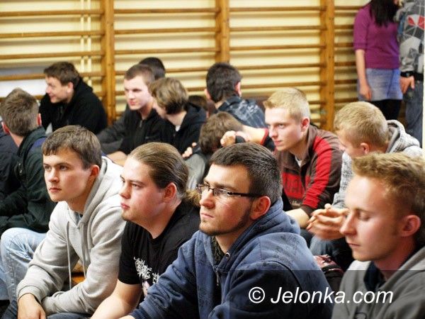 JELENIA GÓRA: Kandydat wykładowcą. Bez agitki politycznej