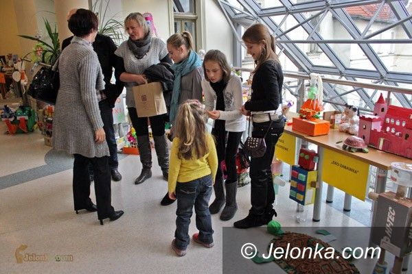 JELENIA GÓRA: Cudeńka z odpadków. Deszcz nagród za eko–zabawki