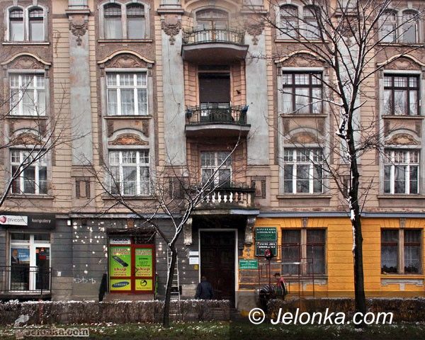 JELENIA GÓRA: Łaciata secesja. Sami „rewitalizują” al. Wojska Polskiego