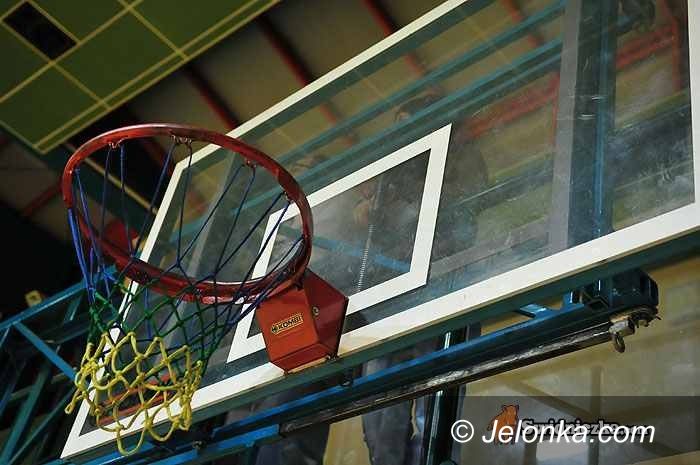 Jelenia Góra: Zwycięstwo i porażka minikoszykarek Karkonoszy
