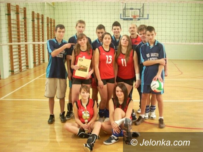 Jelenia Góra: Mistrzowie Mikołajkowego Turnieju Piłki Siatkowej