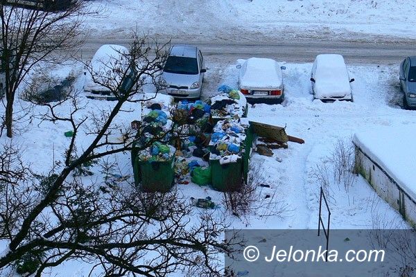 JELENIA GÓRA: Z brudami w Nowy Rok. Bo nie ma jak wywieźć