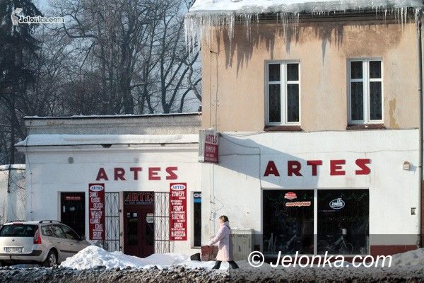 JELENIA GÓRA: Sople jak szable. Niebezpieczeństwo nad głowami