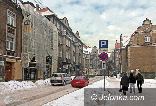 JELENIA GÓRA: Po pożarze remontują kamienicę