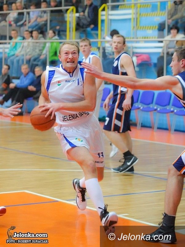 III-liga koszykarzy: W meczu ligowych sąsiadów Spartakus lepszy od Zastalu