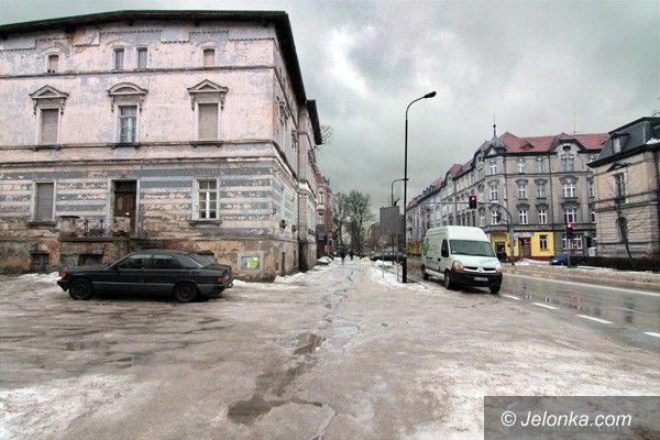 JELENIA GÓRA: Na niektórych chodnikach ślizgawica. Po odwilży
