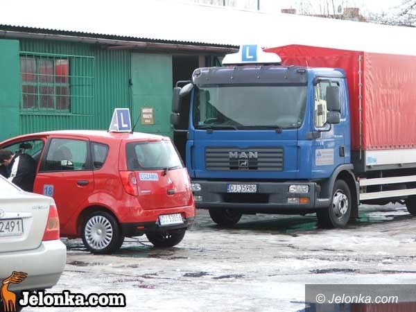 JELENIA GÓRA: Za opóźnienie Ministerstwa Infrastruktury płacą kursanci