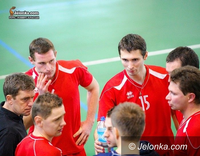 III-liga siatkarzy: Dotkliwa porażka, REN–BUT wygrywa pewnie 3:0