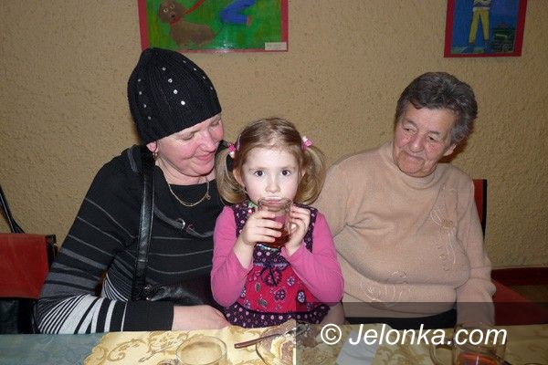 JELENIA GÓRA: Mali akademicy babciom i dziadkom
