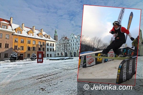 JELENIA GÓRA: Ze snowboardem lub nartami przy ratuszu