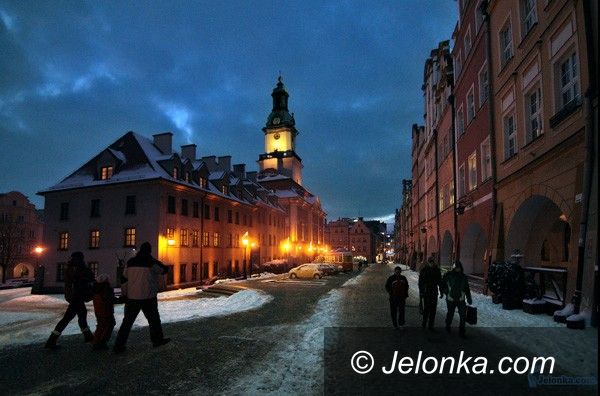 JELENIA GÓRA: Magistrat czynny do godz. 17. W czwartki