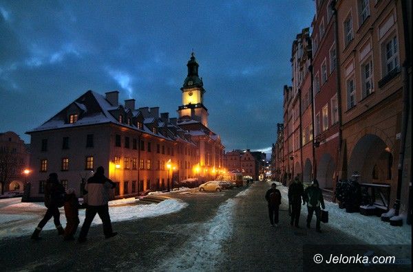 JELENIA GÓRA: Magistrat czynny do godz. 17. W czwartki