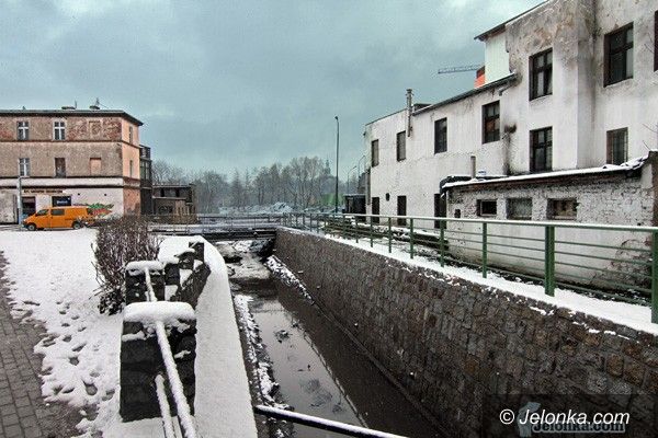 JELENIA GÓRA: Rewitalizacja Młynówki – miasto zapłaci więcej