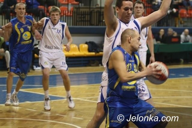III-liga koszykarzy: Dramatyczny mecz, Spartakus pokonuje lidera!
