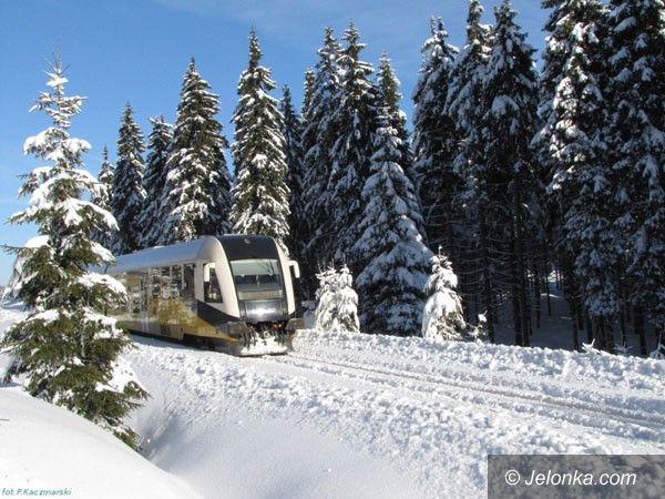 JELENIA GÓRA REGION: Koleją Izerską taniej. Dla dziadków z wnuczkami