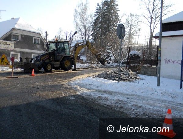 JELENIA GÓRA: Syzyfowa walka z lodem. Będzie lepiej... wiosną