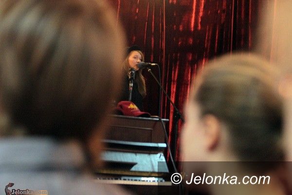 JELENIA GÓRA: Zmagania w rytmie wierszy i piosenek. W MDK „Jelonek”