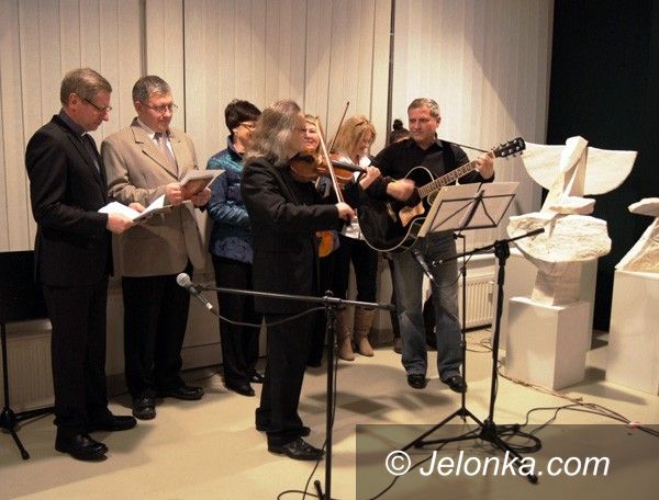 JELENIA GÓRA: Benefis Ryszarda Zająca. „Credo” otwarte, tłumy w BWA