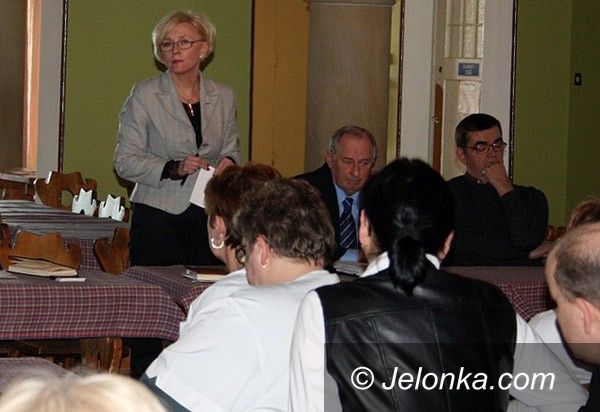 JELENIA GÓRA: Nerwowo na „Wysokiej łące”. Będzie fuzja?