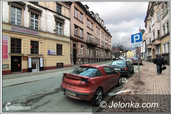 JELENIA GÓRA: Brudno w mieście. Na gruntowne porządki jeszcze nie czas
