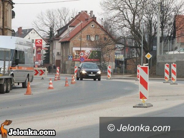 JELENIA GÓRA: Ostrożnie na ulicy Wolności przy Tesco