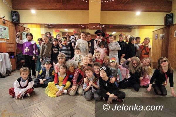 JELENIA GÓRA: Balowali na zimowisku w MDK „Jelonek”
