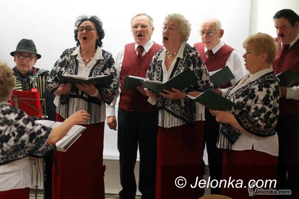 JELENIA GÓRA: Z kryminałem, poezją, muzyką. Ciepłe spojrzenie