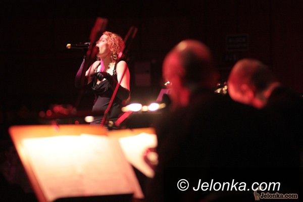 JELENIA GÓRA: Swingująco na Dzień Kobiet. Big Band dał czadu!