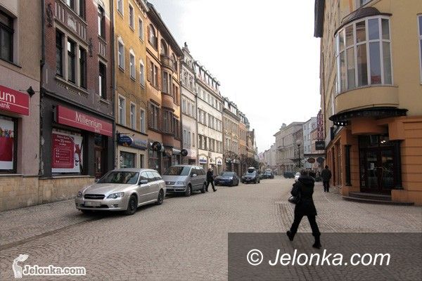 JELENIA GÓRA: Zmiany w centrum: piesi pod specjalnym nadzorem