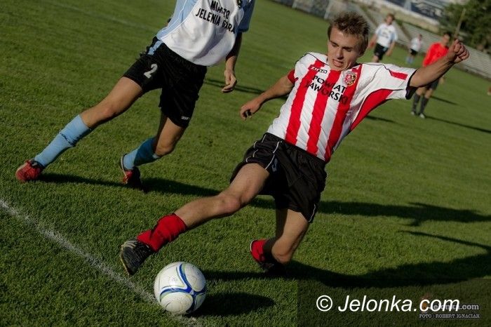 IV-liga piłkarska: Do akcji wkraczają IV–ligowe Karkonosze