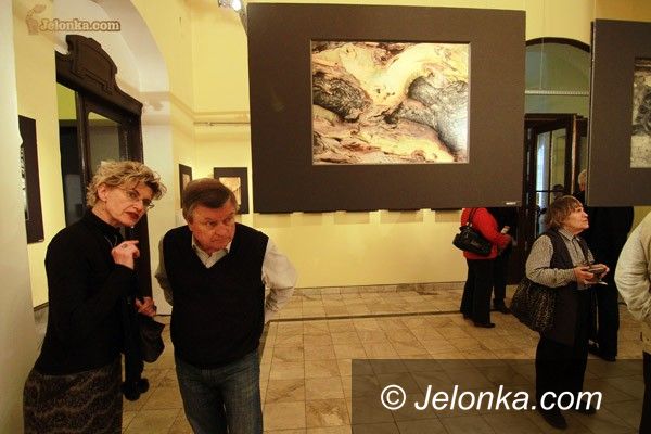 JELENIA GÓRA: Jak Leszek Mądzik zatrzymuje czas. W fakturze