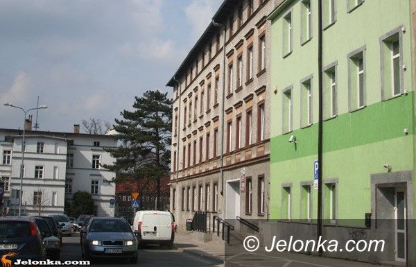 JELENIA GÓRA: Urząd w jednym budynku. Scalanie magistratu