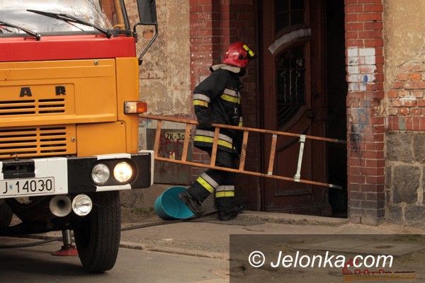 JELENIA GÓRA: Ogień napędził stracha. Na Chełmońskiego