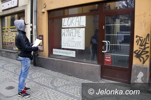 JELENIA GÓRA: Dlaczego lokale pustoszeją? Czynszem po łapach!