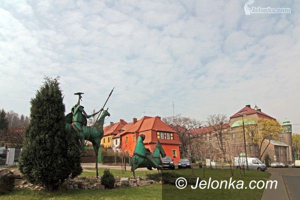 JELENIA GÓRA: Zapomniany pomnik i skwer