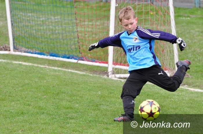 Jelenia Góra: Zdecydowany zwycięstwo UKS–u MOS–u Karkonosze i bilans bramkowy 24:0