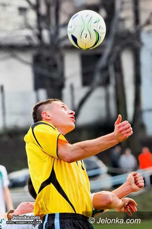 IV-liga piłkarska: Szósty w tabeli GKS za silny, Karkonosze przegrywają w Kobierzycach