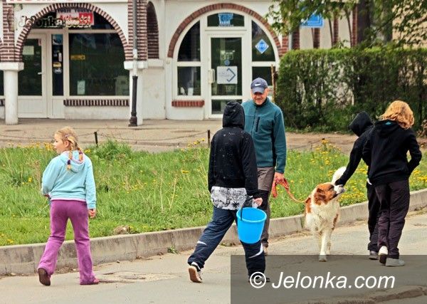 JELENIA GÓRA: Lejcie się wodą! Między sobą
