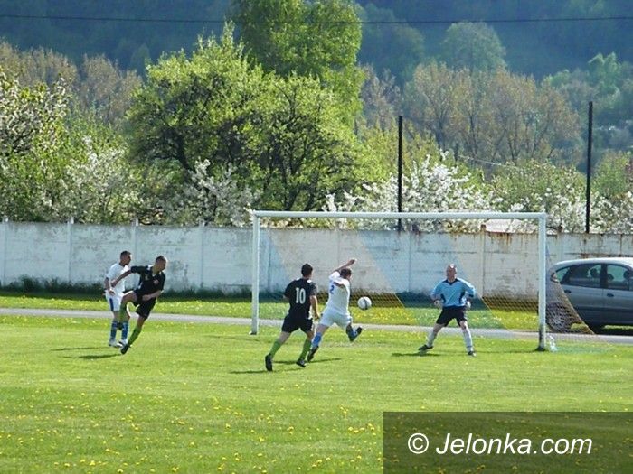 klasa B: Piechowicka Lechia na fali