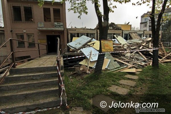 JELENIA GÓRA: Barak „wojewódzki” – do rozbiórki