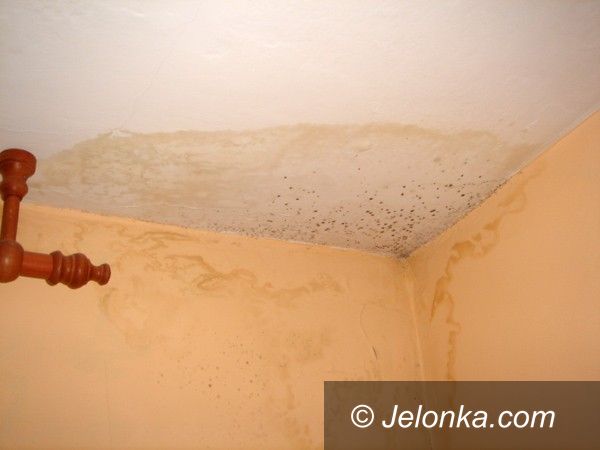 Piechowice: Dziewięć zalań po remoncie dachu