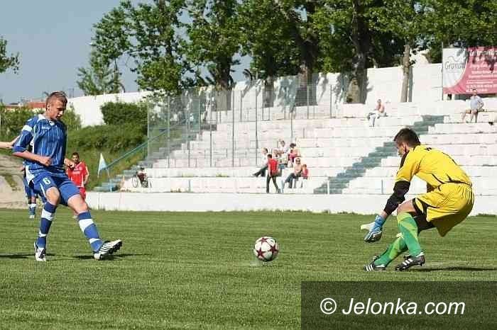 IV-liga piłkarska: Orkan znów lepszy od Prochowiczanki, kolejne zwycięstwo Karkonoszy – podsumowanie IV–ligi